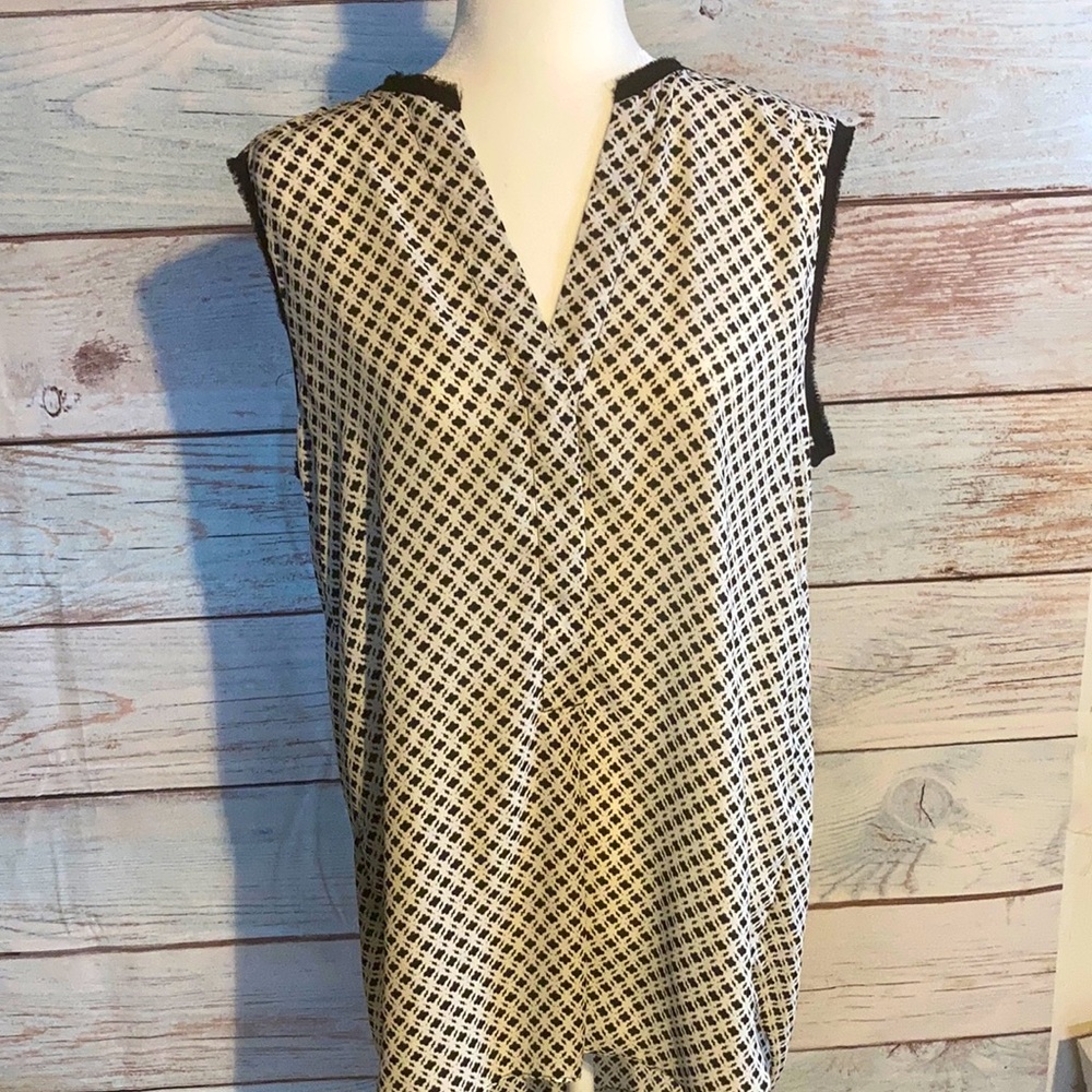 H&M black and white sleeveless top